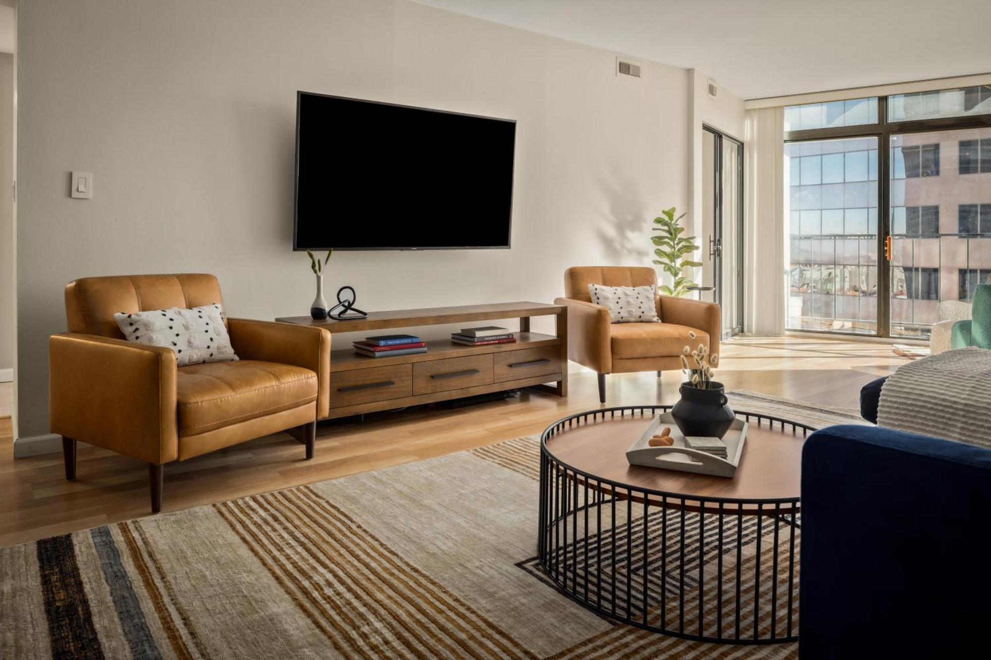 Urban Gallery Loft - King Bed - Larimer Square Holiday home